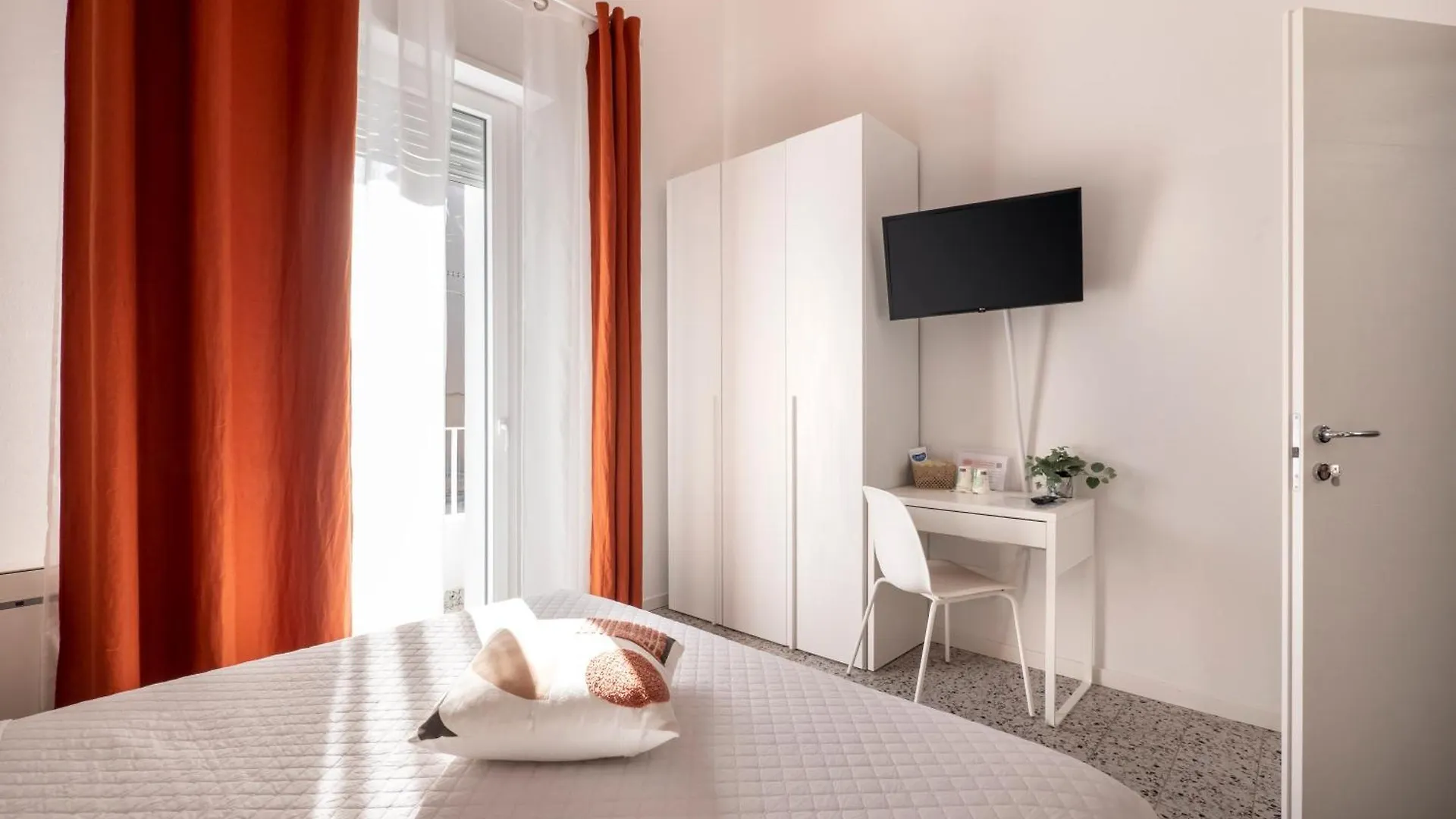 Zuara9Room Rimini