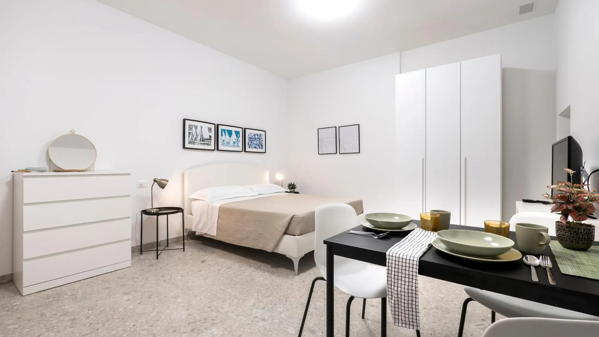 Zuara9Room Rimini Italy