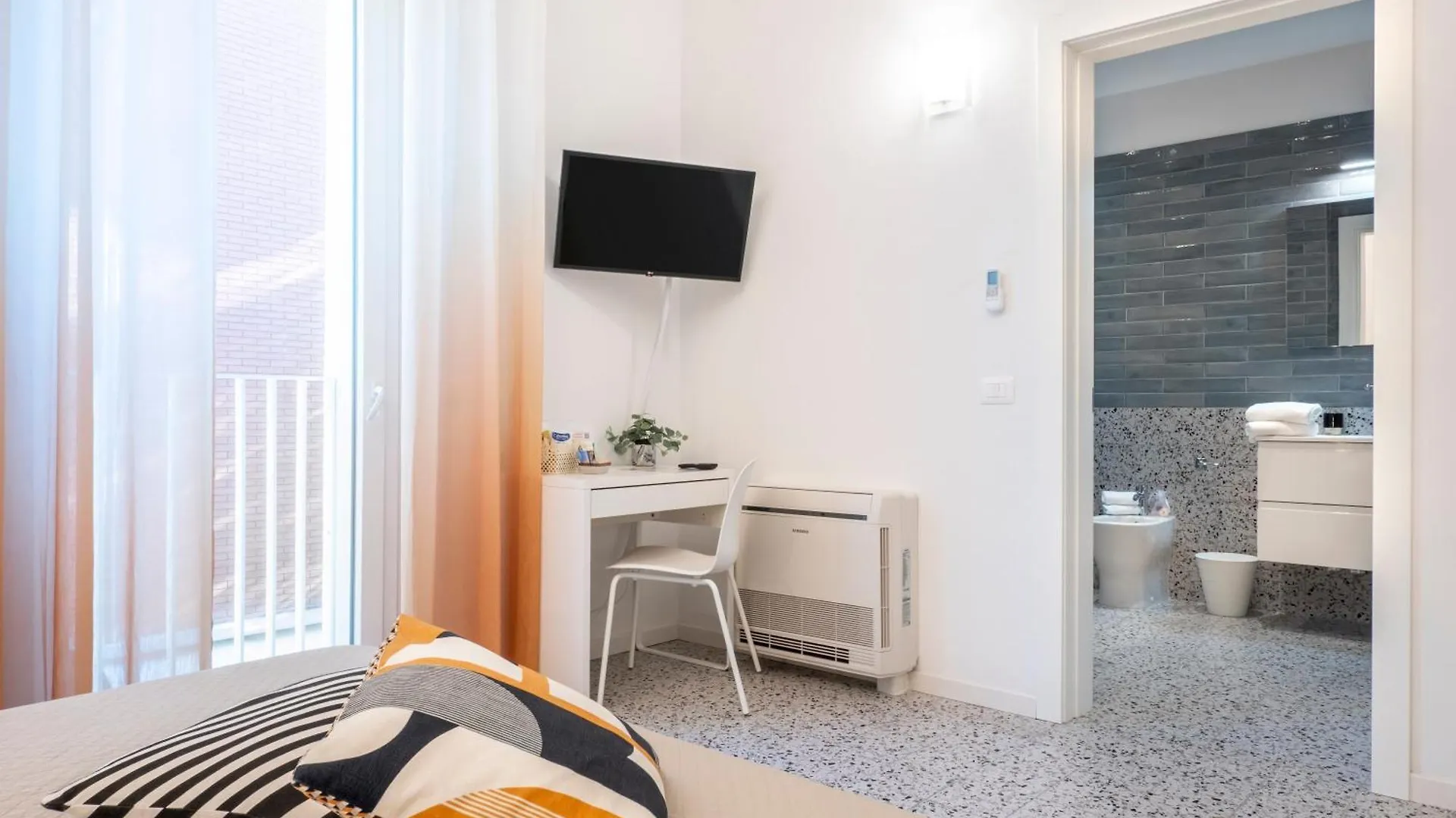 Zuara9Room Rimini 0*,  Italy