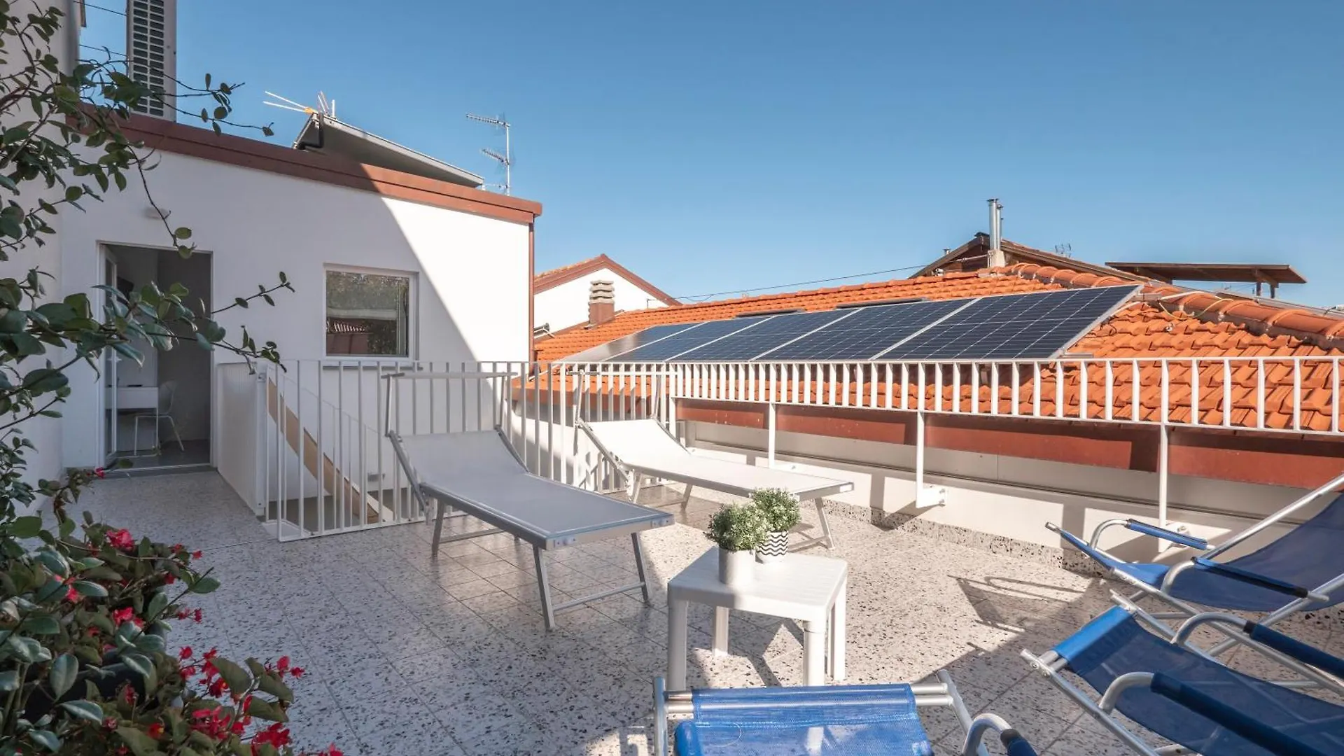 Zuara9Room Rimini 0*,  Italien