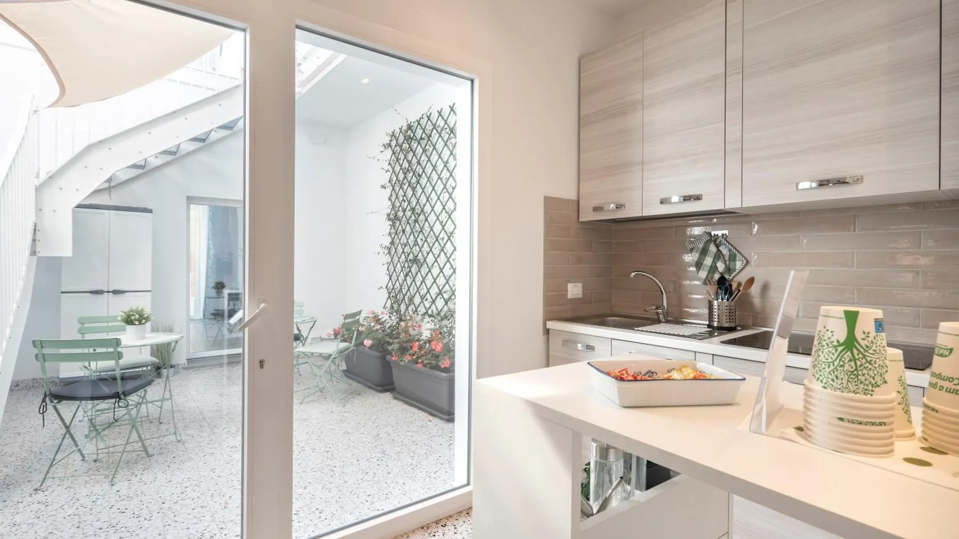 Zuara9Room Rimini Italien